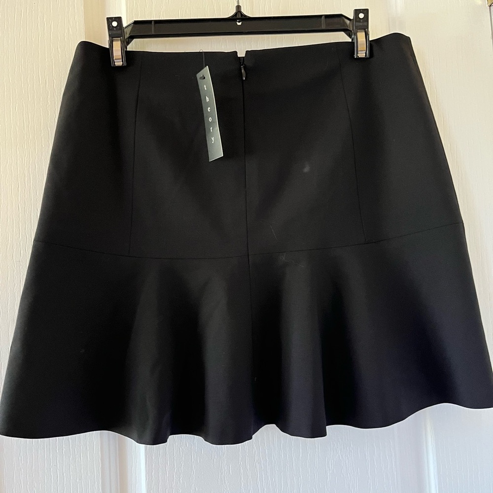 Elegant Black Women's Skirt - Picture 3 of 4